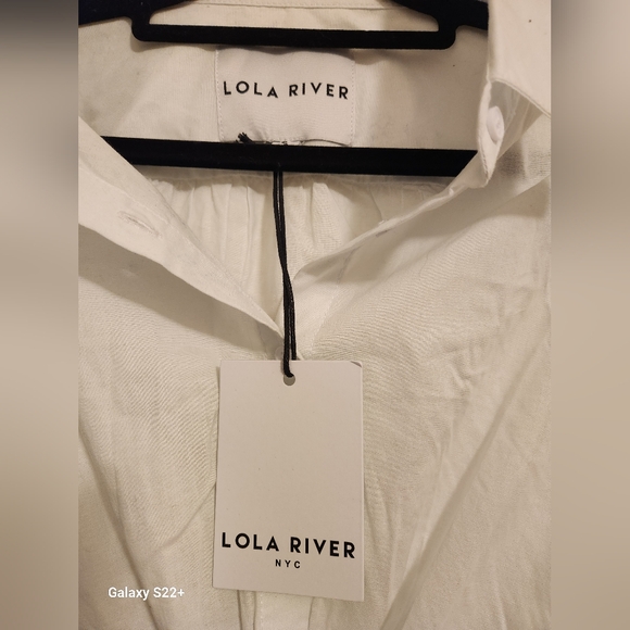 White blouse - Picture 2 of 3